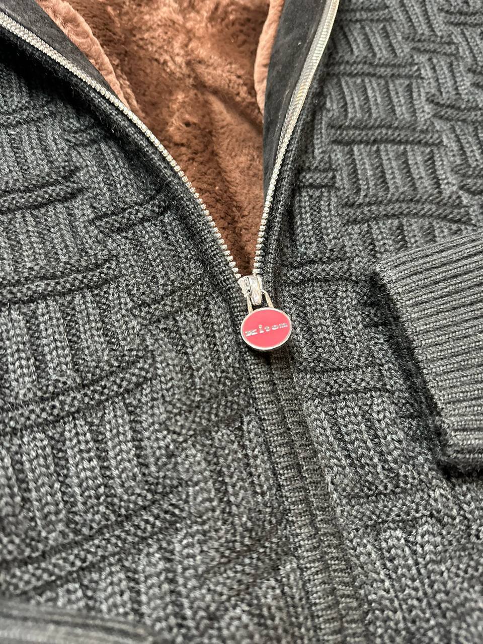 Kiton кардиган BP-27031 вязаный на меху Kiton кардиган BP-27031 вязаный на меху