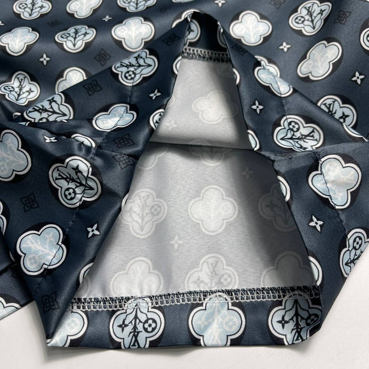 Louis Vuitton мужской серо-белый костюм BP-32014 Louis Vuitton мужской серо-белый костюм BP-32014