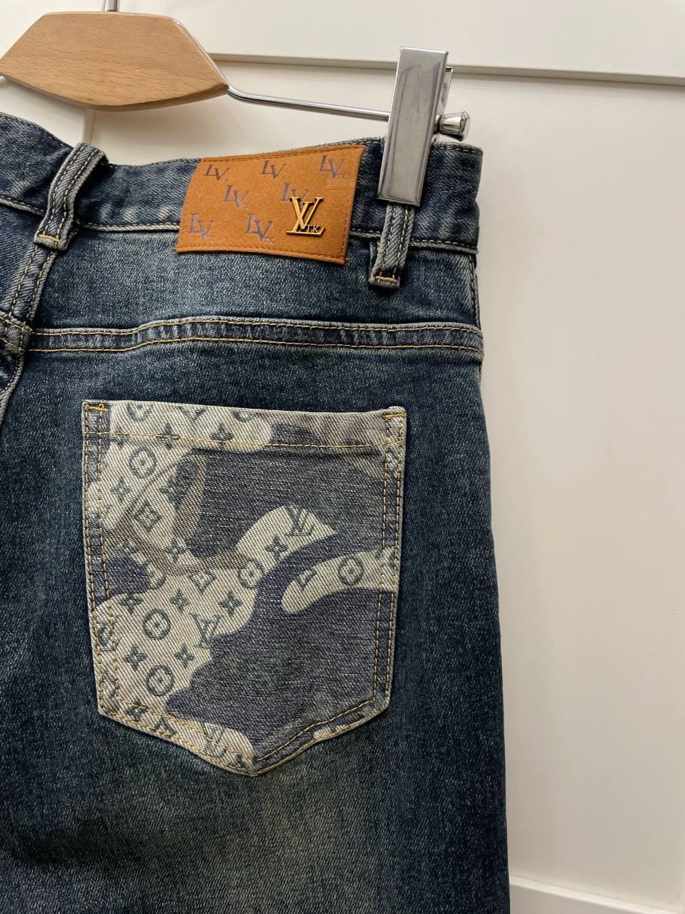 Джинсы трендовые Louis Vuitton BP-45949 Джинсы трендовые Louis Vuitton BP-45949