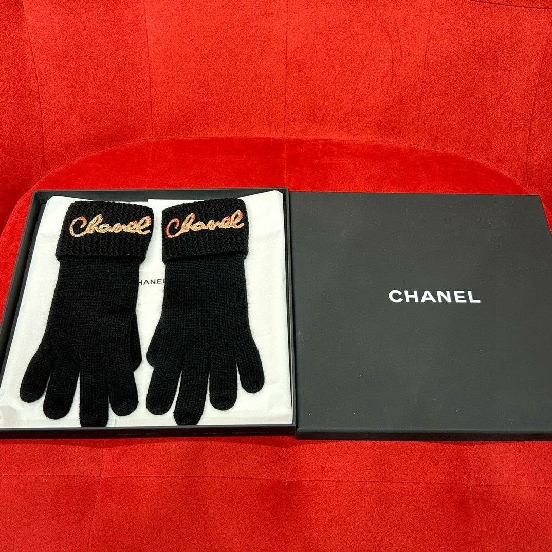 Премиальный комплект (Шарф + Шапка + Перчатки) черный Chanel BP-773003 Премиальный комплект (Шарф + Шапка + Перчатки) черный Chanel BP-773003