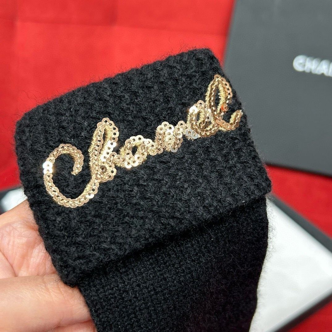 Премиальный комплект (Шарф + Шапка + Перчатки) черный Chanel BP-773003 Премиальный комплект (Шарф + Шапка + Перчатки) черный Chanel BP-773003