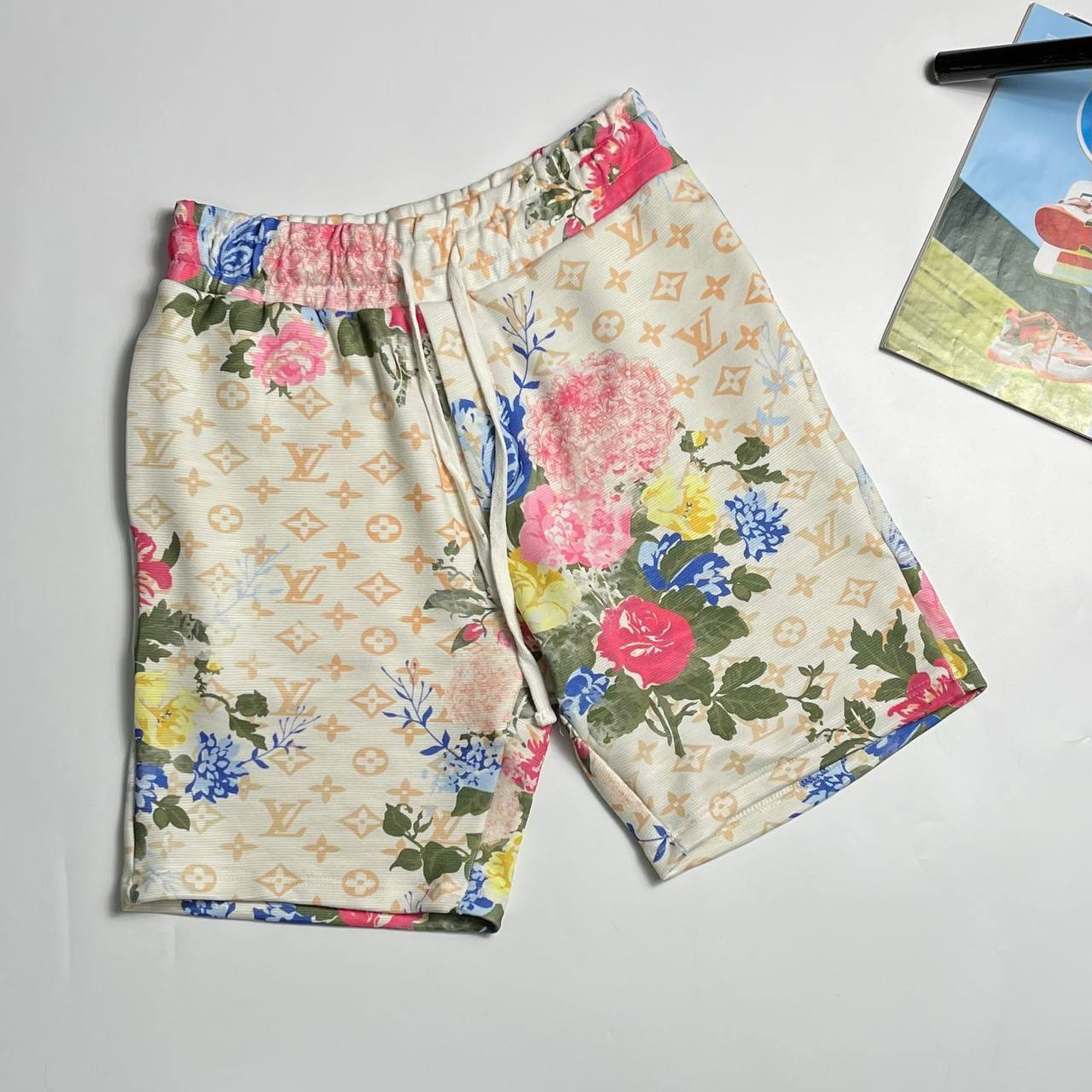 Louis Vuitton цветной костюм мужской с рисунками BP-32013 Louis Vuitton цветной костюм мужской с рисунками BP-32013