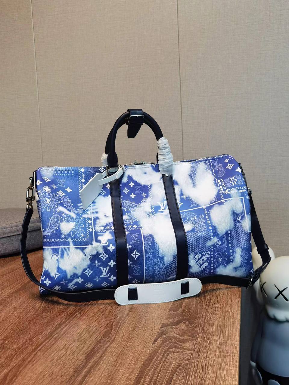 Дорожная сумка сине-белая Louis Vuitton BP-15123 Дорожная сумка сине-белая Louis Vuitton BP-15123