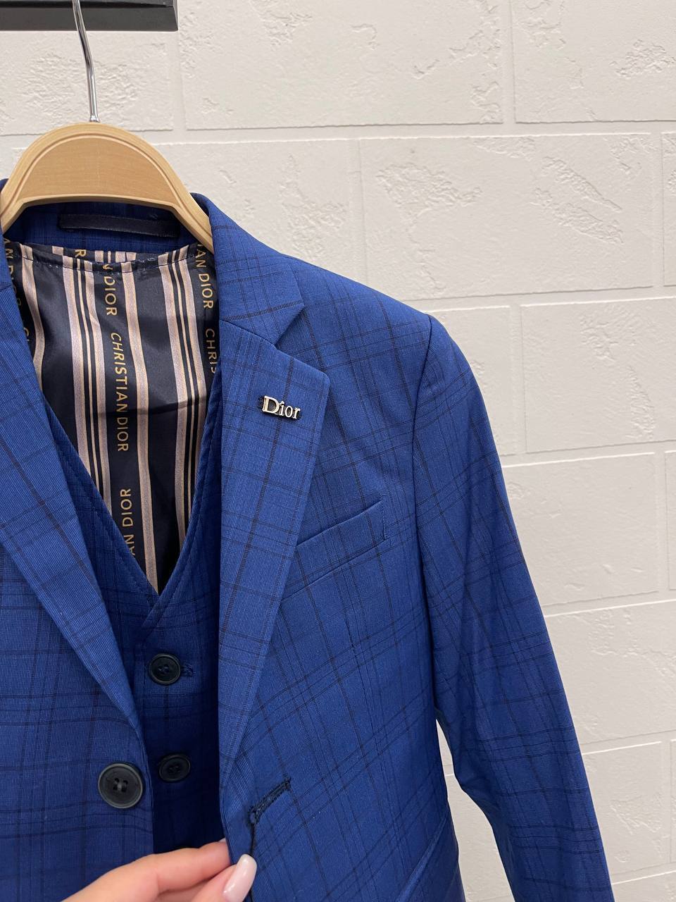 Костюм 3-ка стильный Christian Dior BP-51332 Костюм 3-ка стильный Christian Dior BP-51332