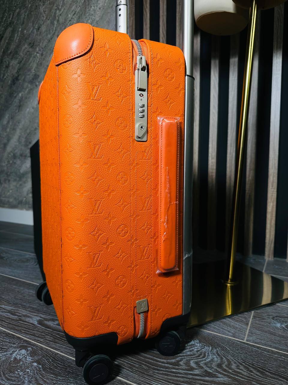 Чемодан компактный Louis Vuitton 50+5/35/23 см BP-40462 Чемодан компактный Louis Vuitton 50+5/35/23 см BP-40462