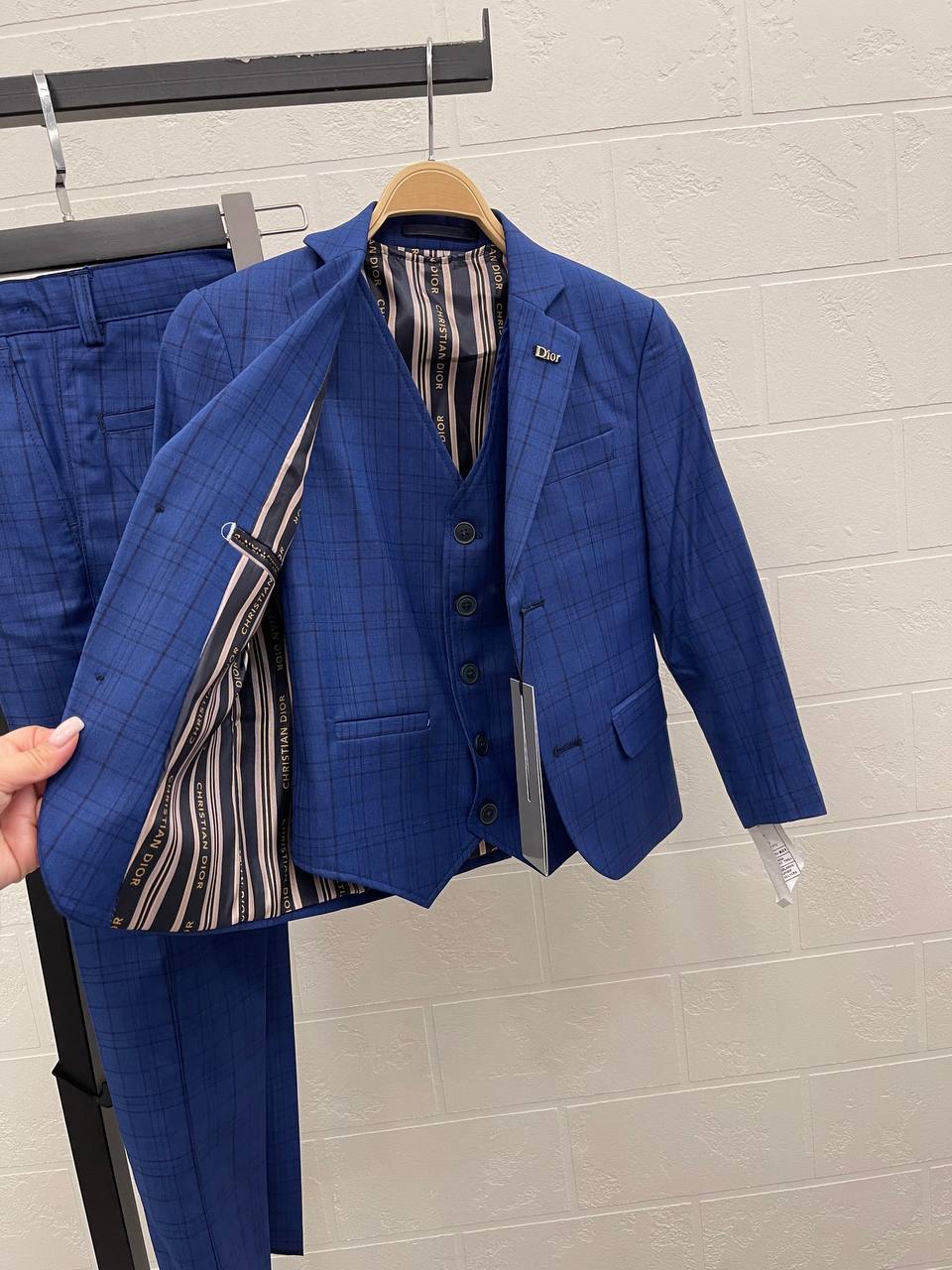 Костюм 3-ка стильный Christian Dior BP-51332 Костюм 3-ка стильный Christian Dior BP-51332