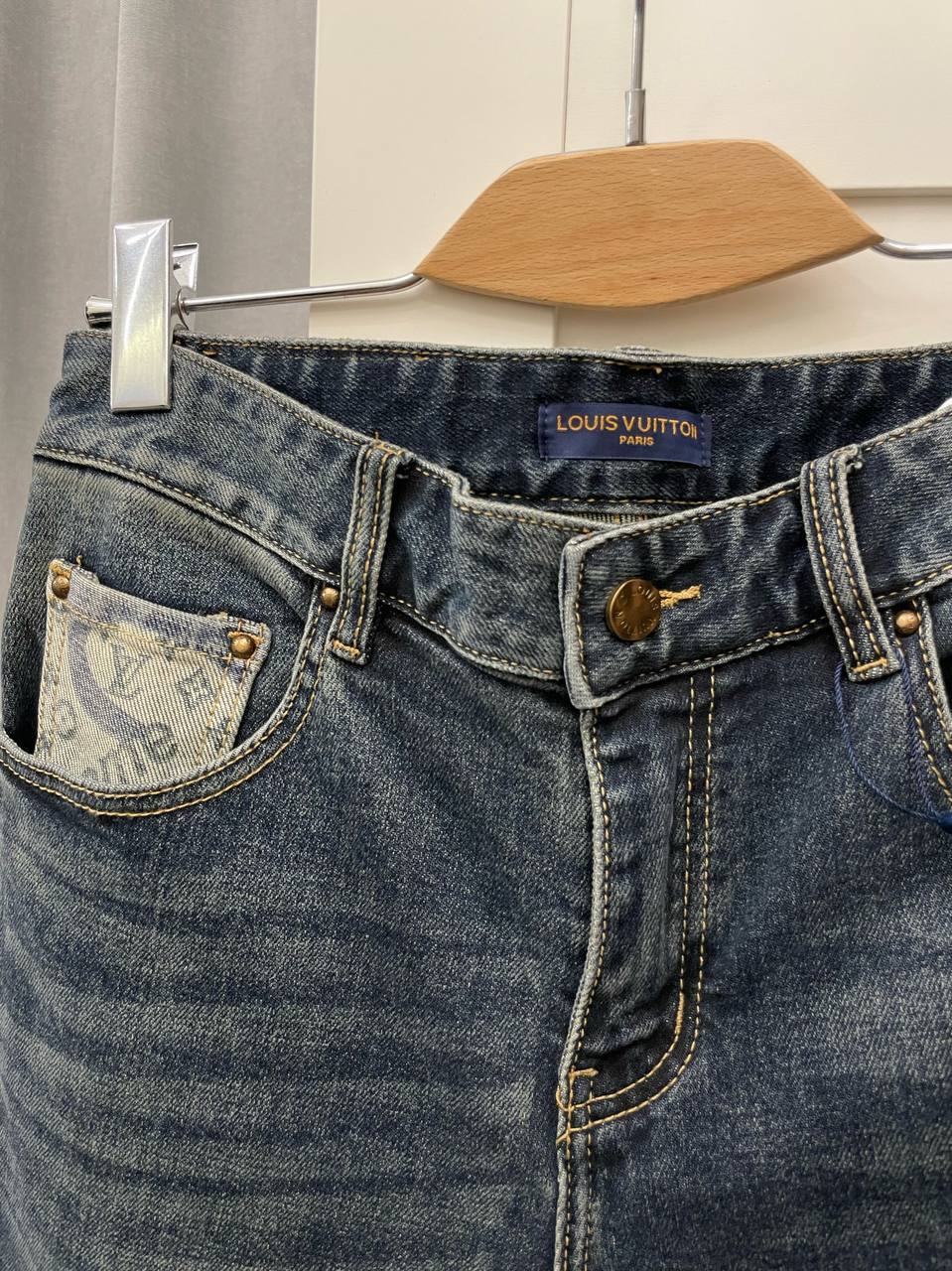 Джинсы трендовые Louis Vuitton BP-45949 Джинсы трендовые Louis Vuitton BP-45949