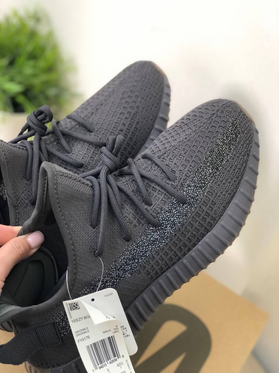 ADIDAS YEEZY 350 черные кроссовки стильные BP-31097 ADIDAS YEEZY 350 черные кроссовки стильные BP-31097