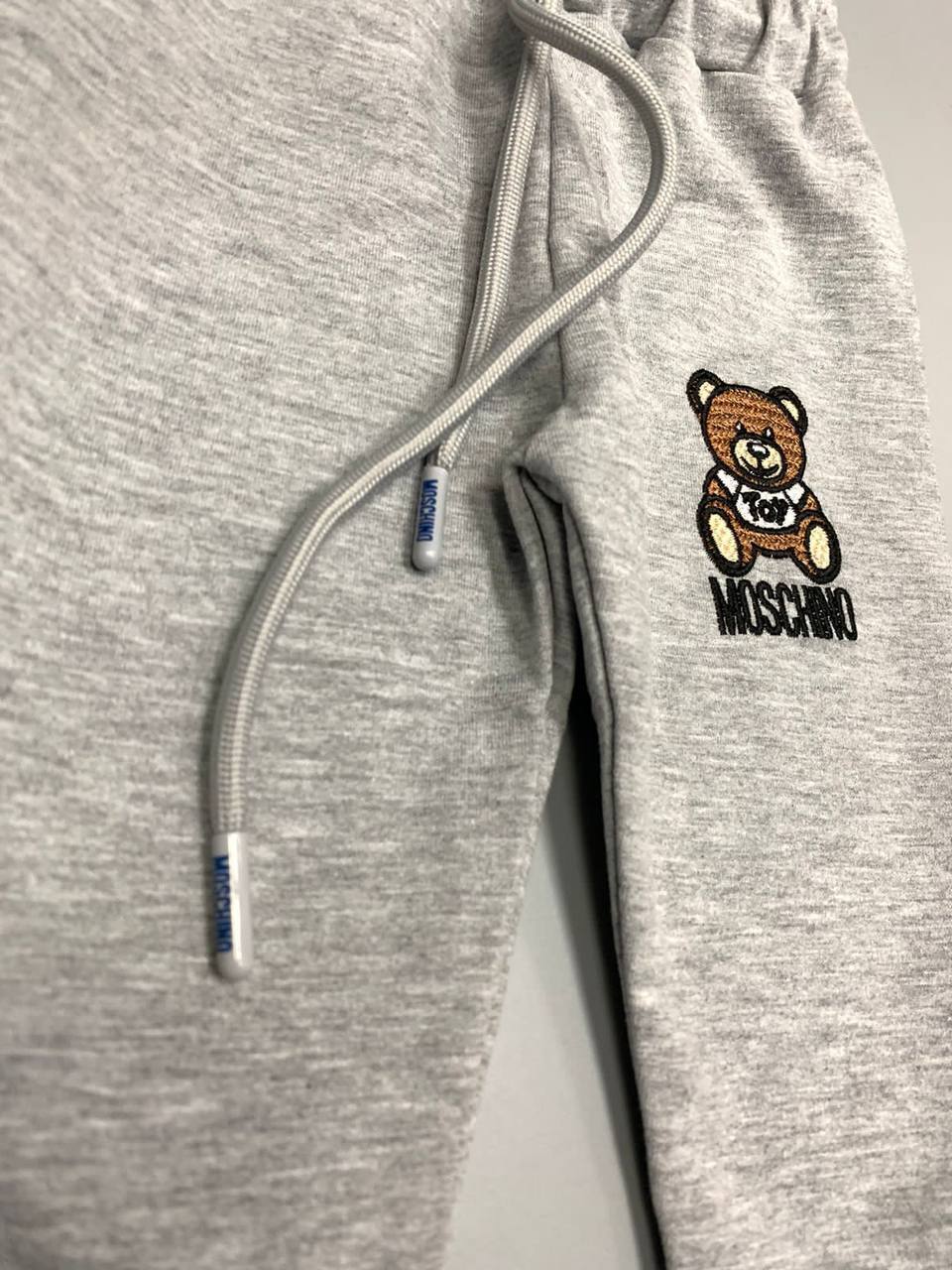 Костюм Moschino премиальный BP-35698 Костюм Moschino премиальный BP-35698