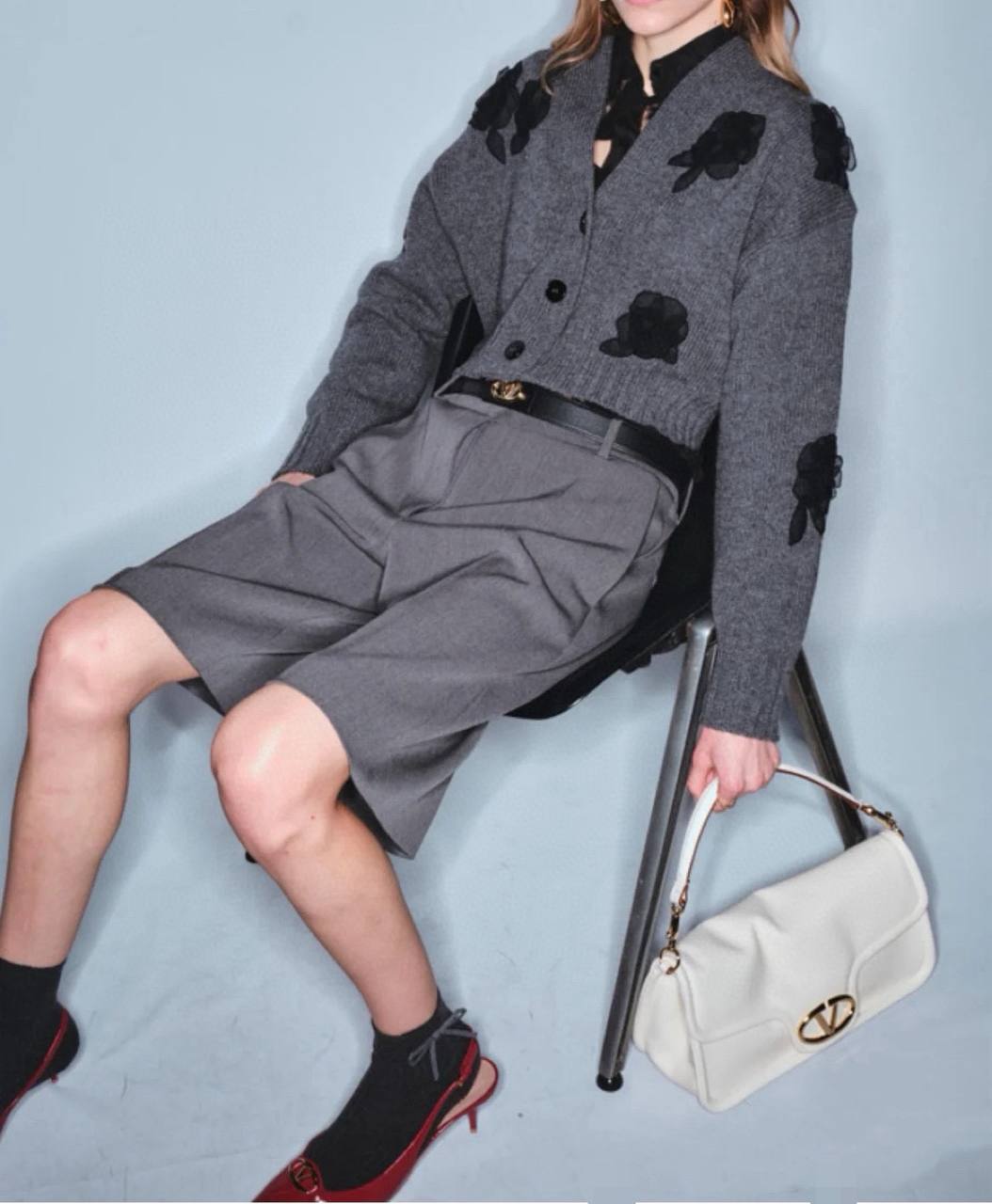 Кардиган элитный со стильными украшениями Valentino Garavani VLTN BP-268535 Кардиган элитный со стильными украшениями Valentino Garavani VLTN BP-268535