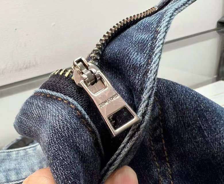 Джинсы премиальные Tom Ford BP-50458 Джинсы премиальные Tom Ford BP-50458