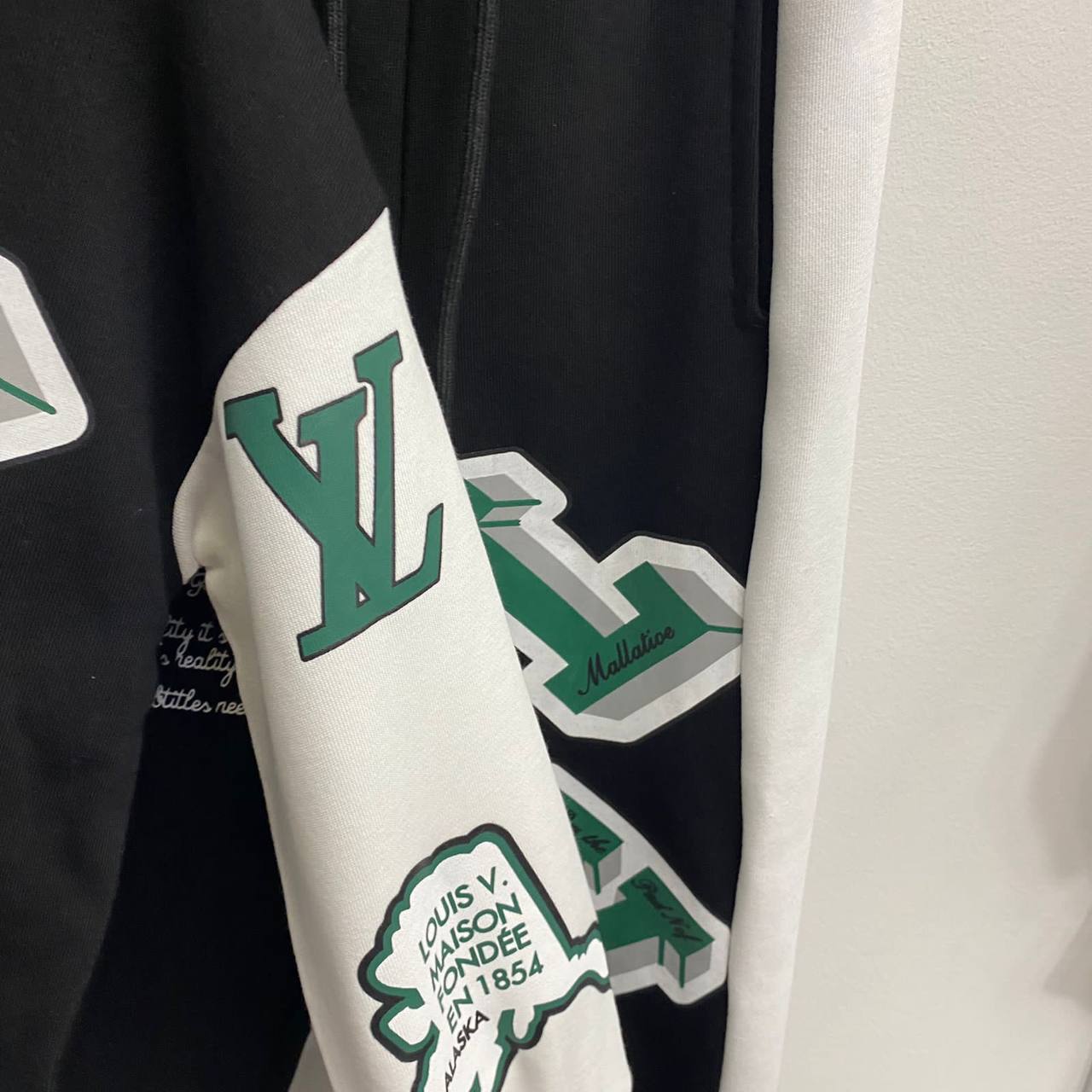 Костюм Louis Vuitton спортивный BP-17553 Костюм Louis Vuitton спортивный BP-17553