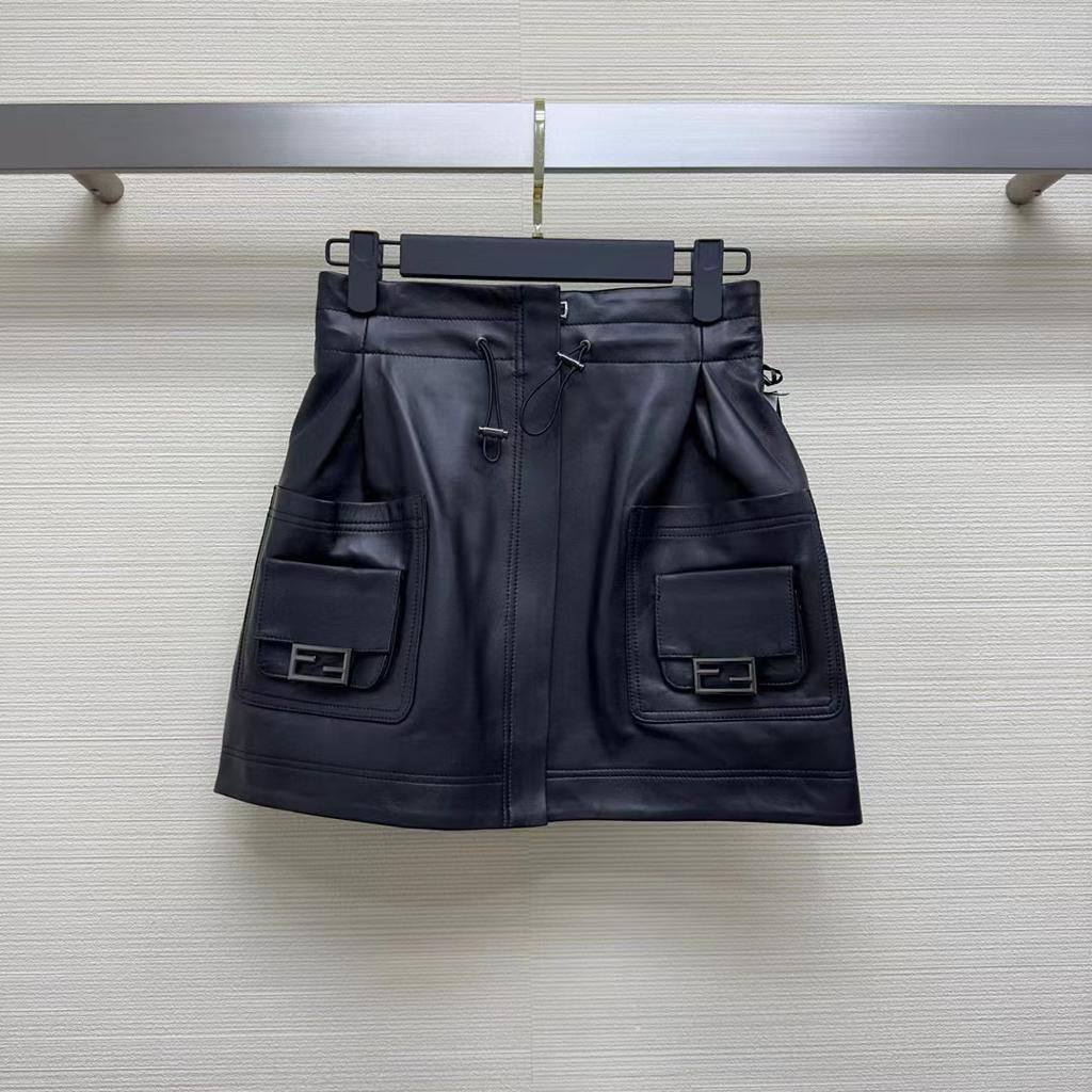 Кожаная трендовая юбка Fendi BP-40143 Кожаная трендовая юбка Fendi BP-40143