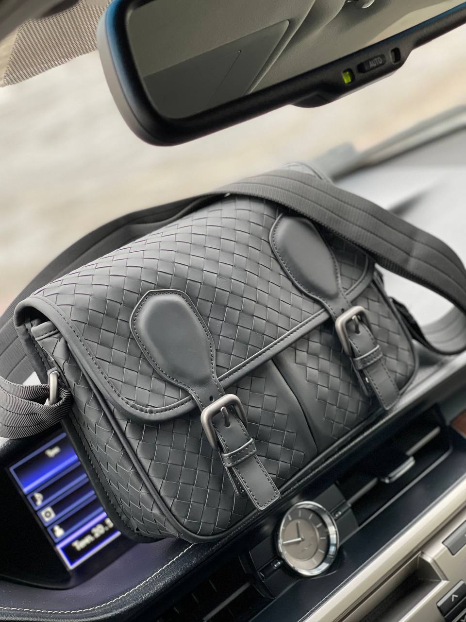 Мессенджер повседневный Bottega Veneta BP-27201 Мессенджер повседневный Bottega Veneta BP-27201