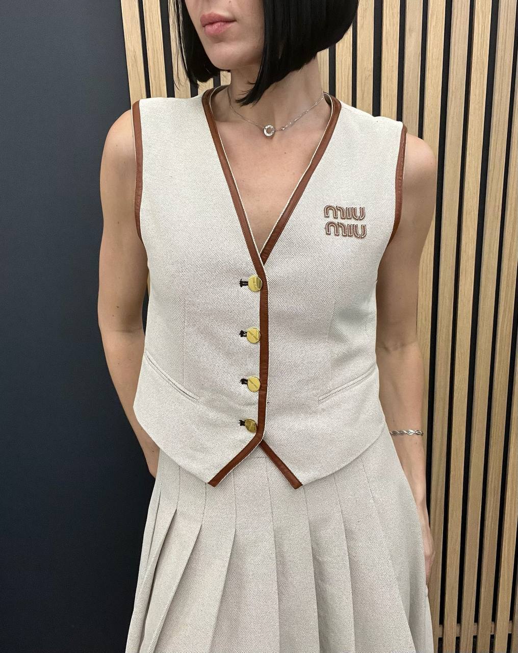 Жилет трендовый Miu Miu BP-50917 Жилет трендовый Miu Miu BP-50917