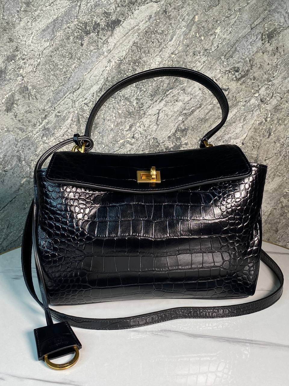 Сумка черная лакированная Balenciaga BP-51807501 Сумка черная лакированная Balenciaga BP-51807501