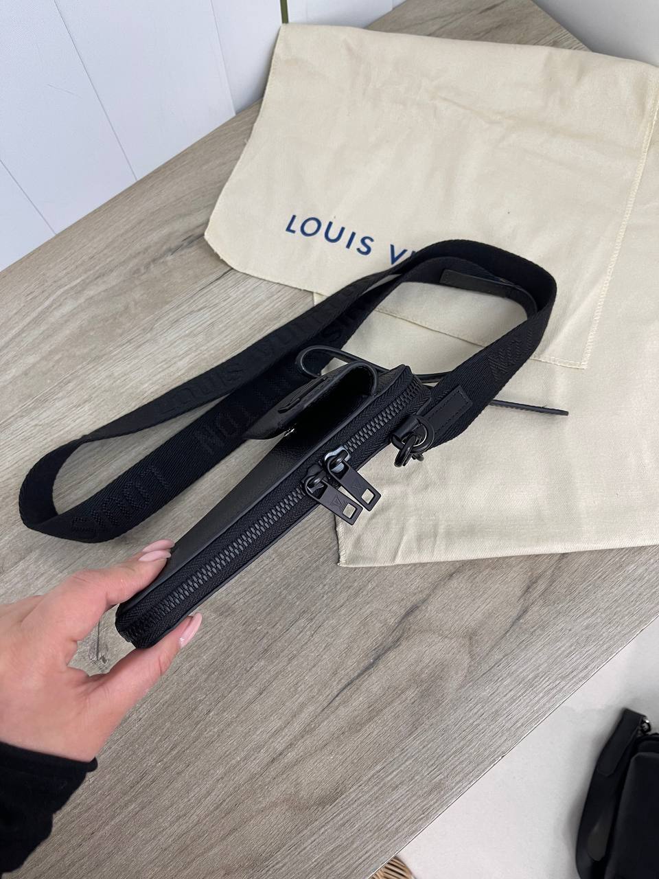 Повседневная сумка мужская Louis Vuitton BP-27022 Повседневная сумка мужская Louis Vuitton BP-27022