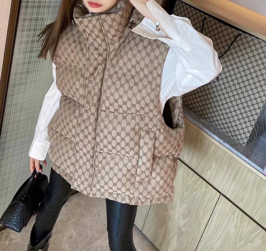 Жилет коллекционный Balenciaga BP-23464 Жилет коллекционный Balenciaga BP-23464