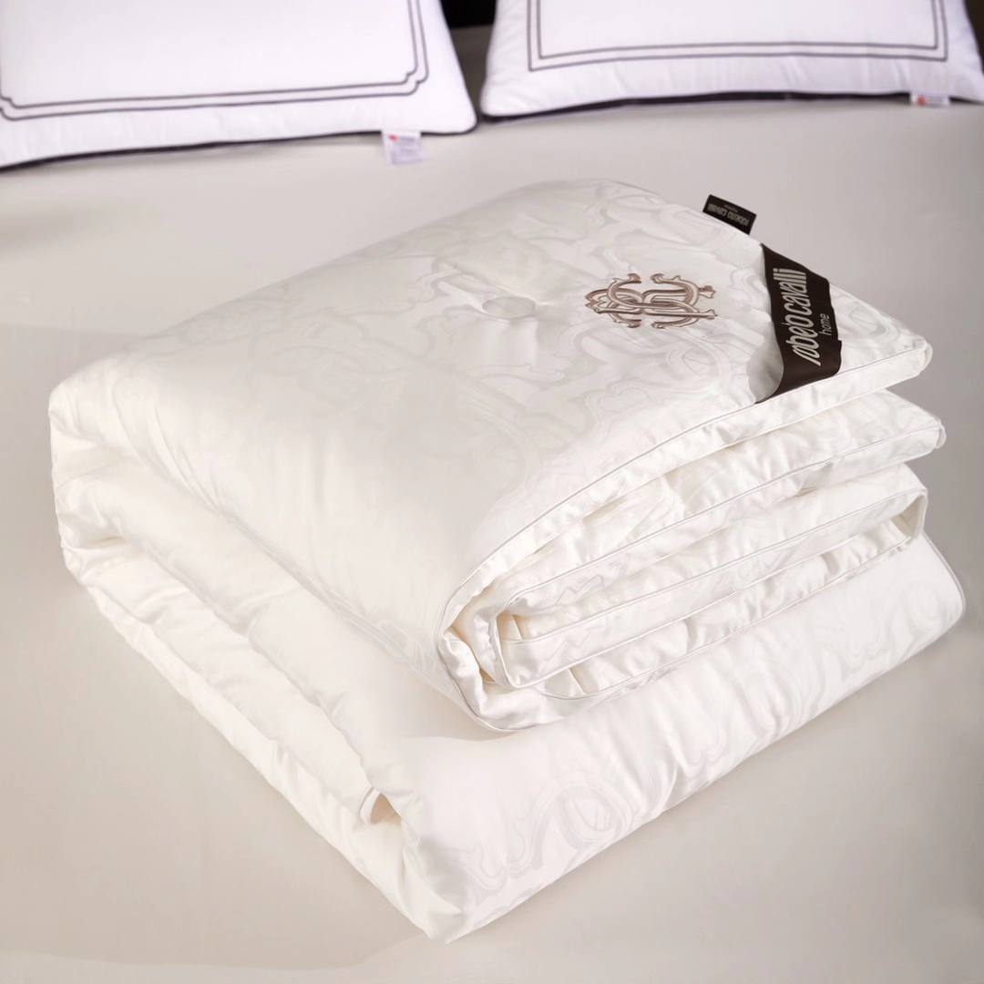 Роскошное одеяло Roberto Cavalli BP-48742 Роскошное одеяло Roberto Cavalli BP-48742