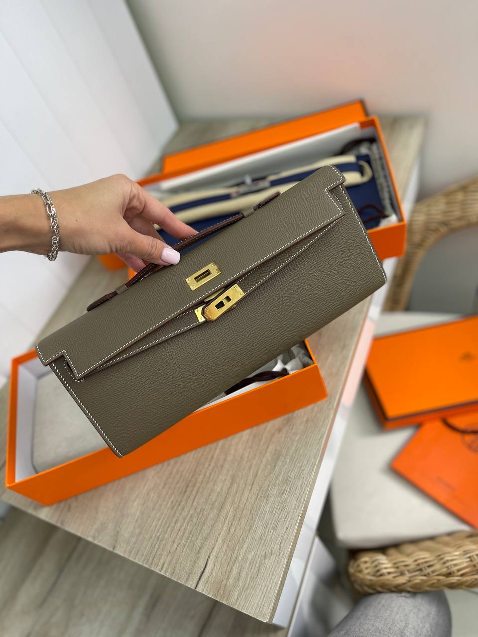 Клатч элитный KELLY CUT, Epsom женский Hermes BP-18885 Клатч элитный KELLY CUT, Epsom женский Hermes BP-18885