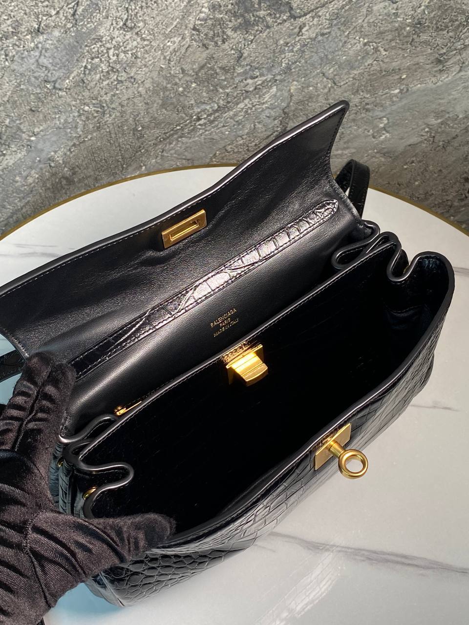 Сумка черная лакированная Balenciaga BP-51807501 Сумка черная лакированная Balenciaga BP-51807501