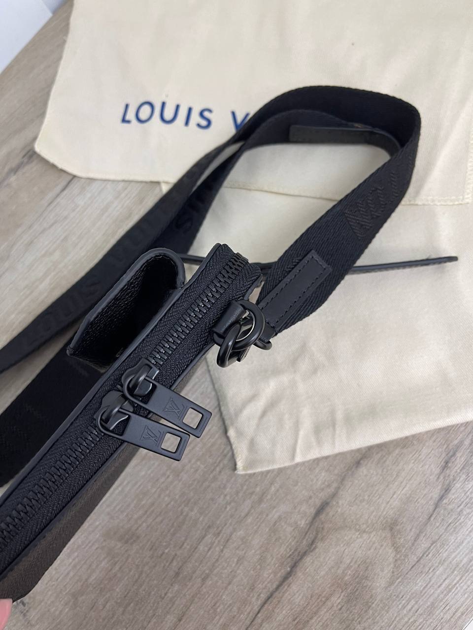 Повседневная сумка мужская Louis Vuitton BP-27022 Повседневная сумка мужская Louis Vuitton BP-27022