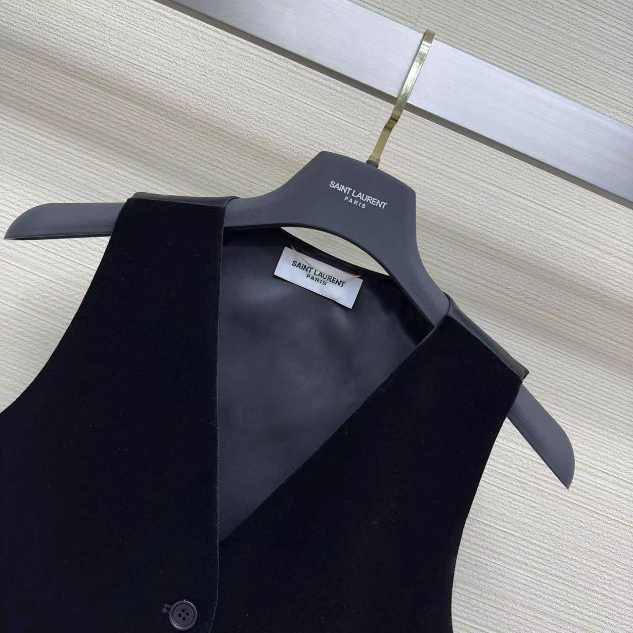 Жилет трендовый Yves Saint Laurent BP-41069 Жилет трендовый Yves Saint Laurent BP-41069