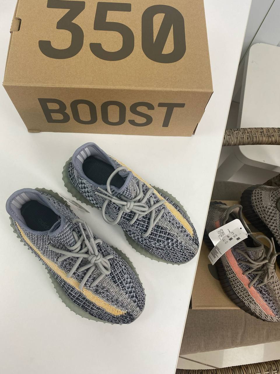Серые кроссовки Adidas Yeezy Boost BP-33890 премиальные Серые кроссовки Adidas Yeezy Boost BP-33890 премиальные