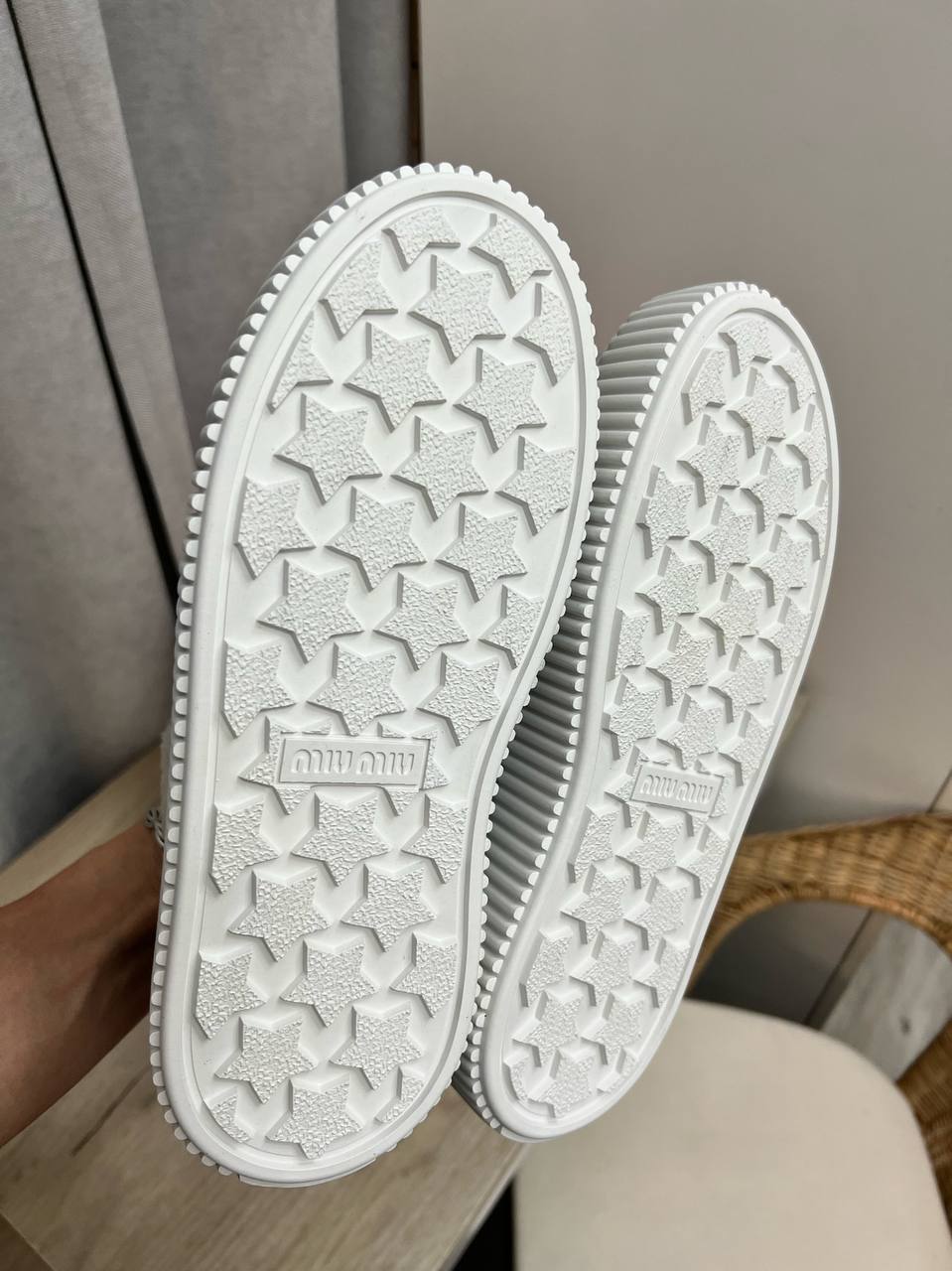 Женские кеды Miu Miu BP-42873 трендовые Женские кеды Miu Miu BP-42873 трендовые