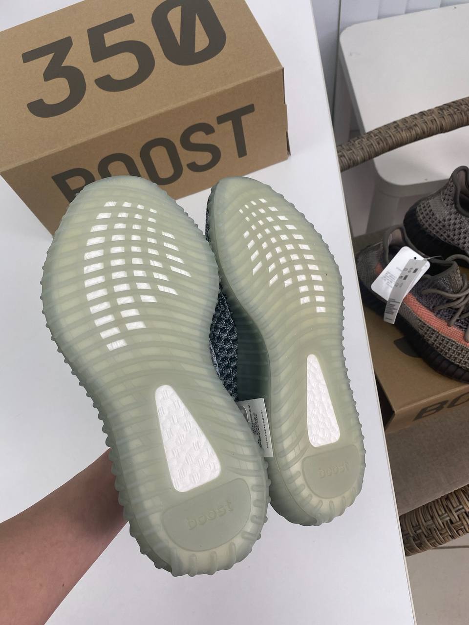 Серые кроссовки Adidas Yeezy Boost BP-33890 премиальные Серые кроссовки Adidas Yeezy Boost BP-33890 премиальные
