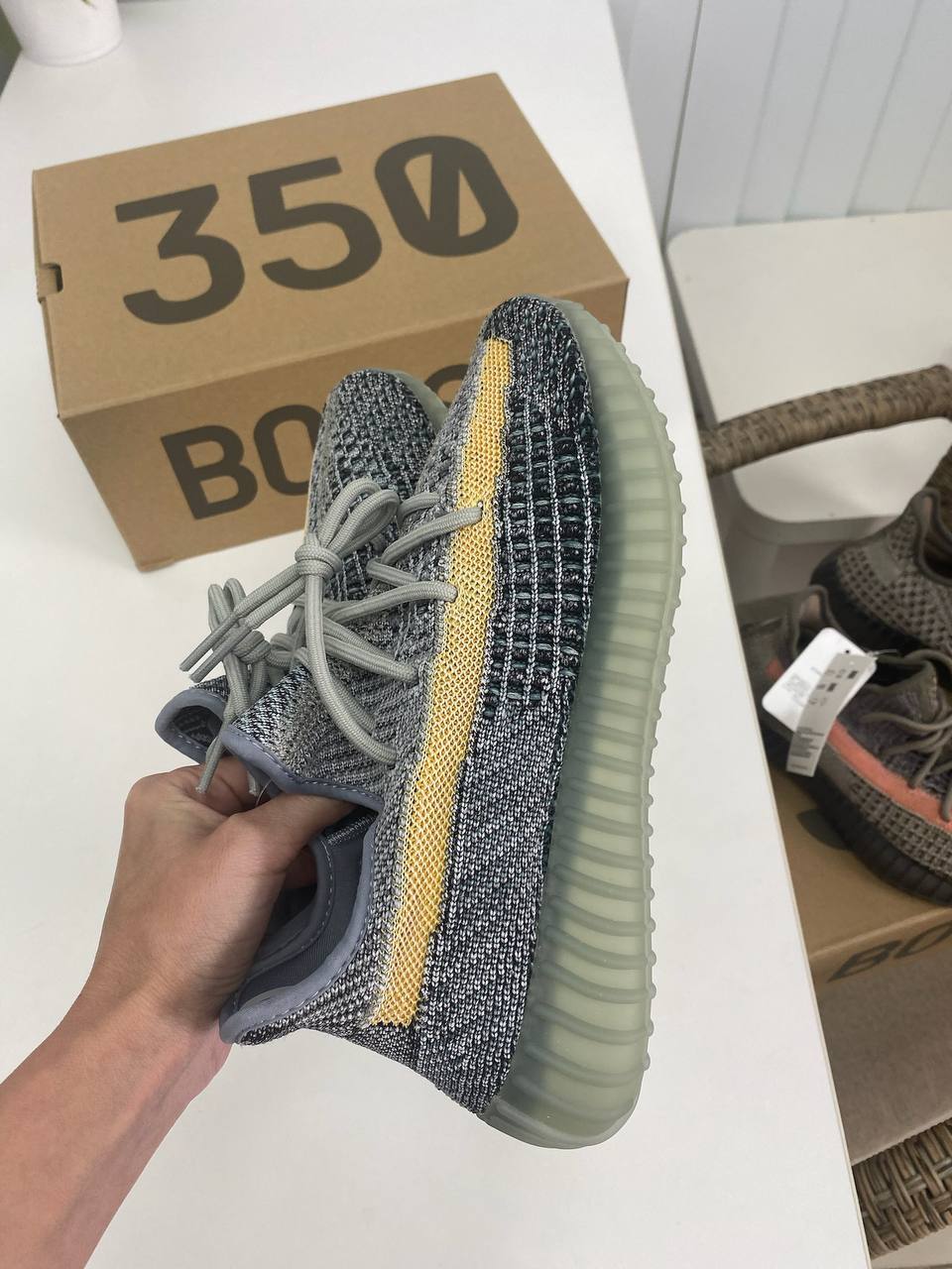 Серые кроссовки Adidas Yeezy Boost BP-33890 премиальные Серые кроссовки Adidas Yeezy Boost BP-33890 премиальные
