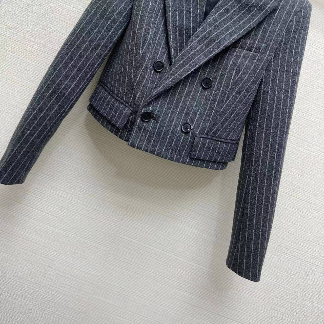 Трендовый жакет Yves Saint Laurent BP-41092 Трендовый жакет Yves Saint Laurent BP-41092