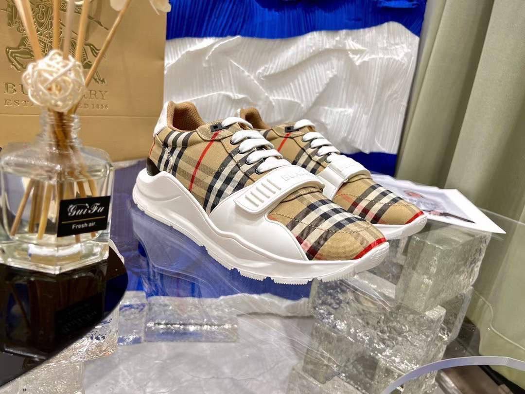 Кроссовки лимитированные Burberry BP-26758 Кроссовки лимитированные Burberry BP-26758