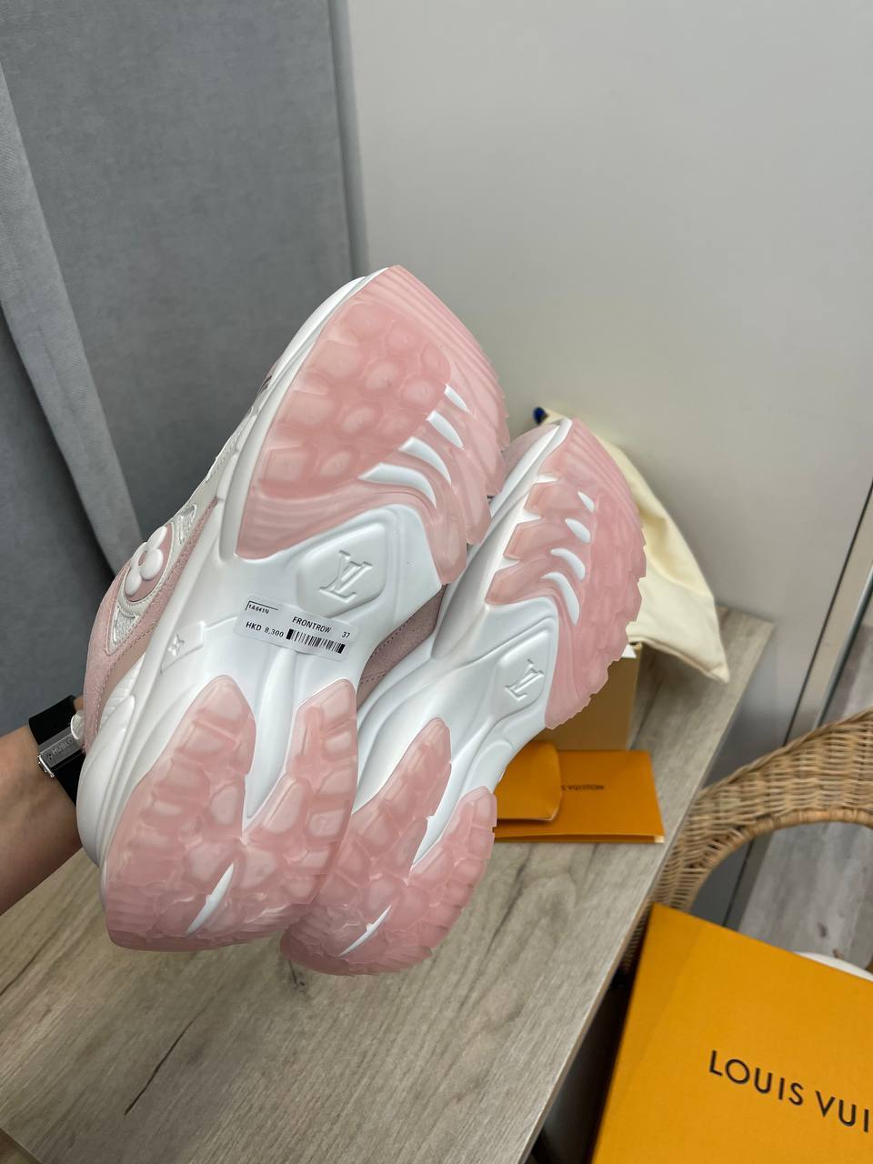 Дизайнерские кроссовки Louis Vuitton BP-48757 Дизайнерские кроссовки Louis Vuitton BP-48757