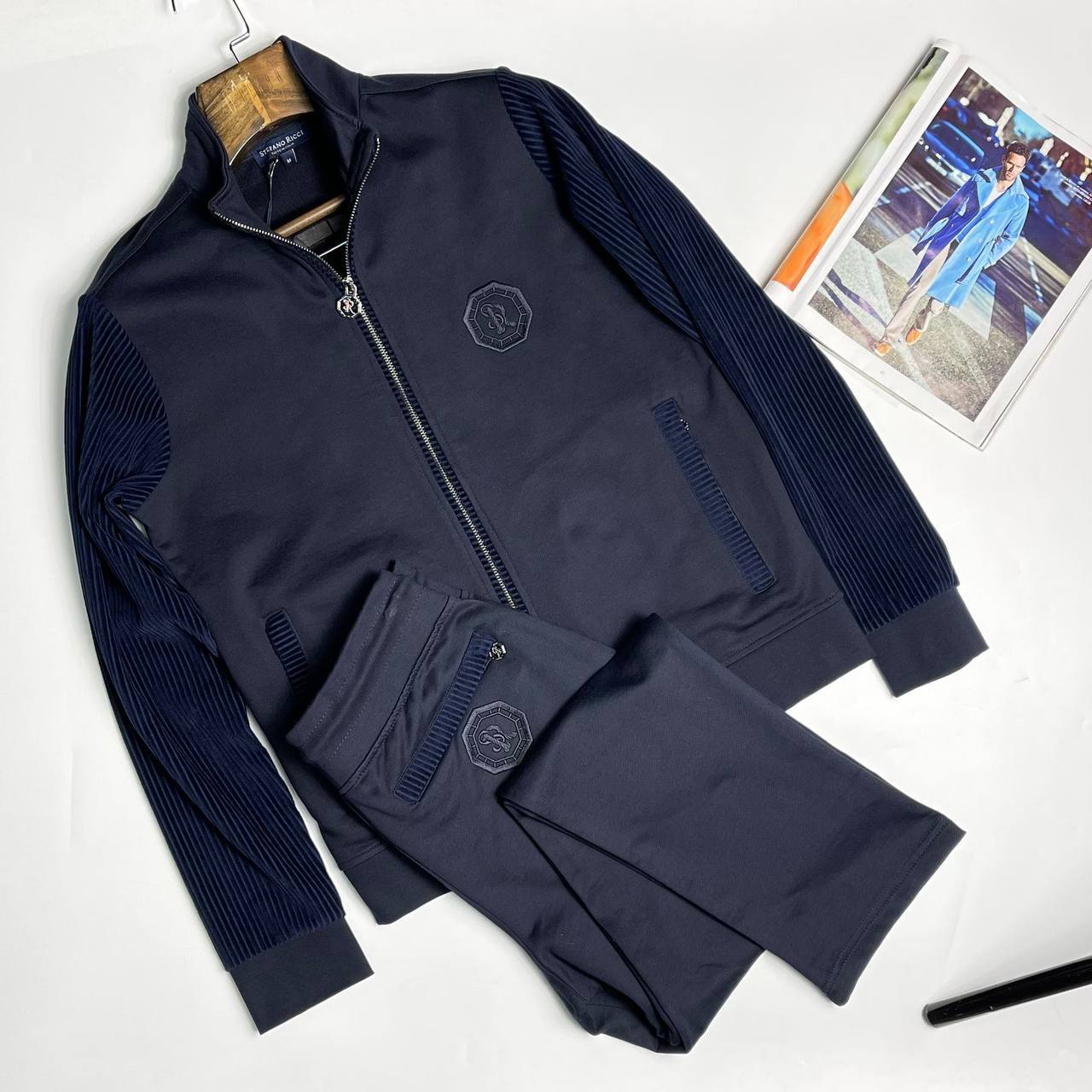 Укороченный темно-синий костюм спортивный Stefano Ricci BP-22157 Укороченный темно-синий костюм спортивный Stefano Ricci BP-22157