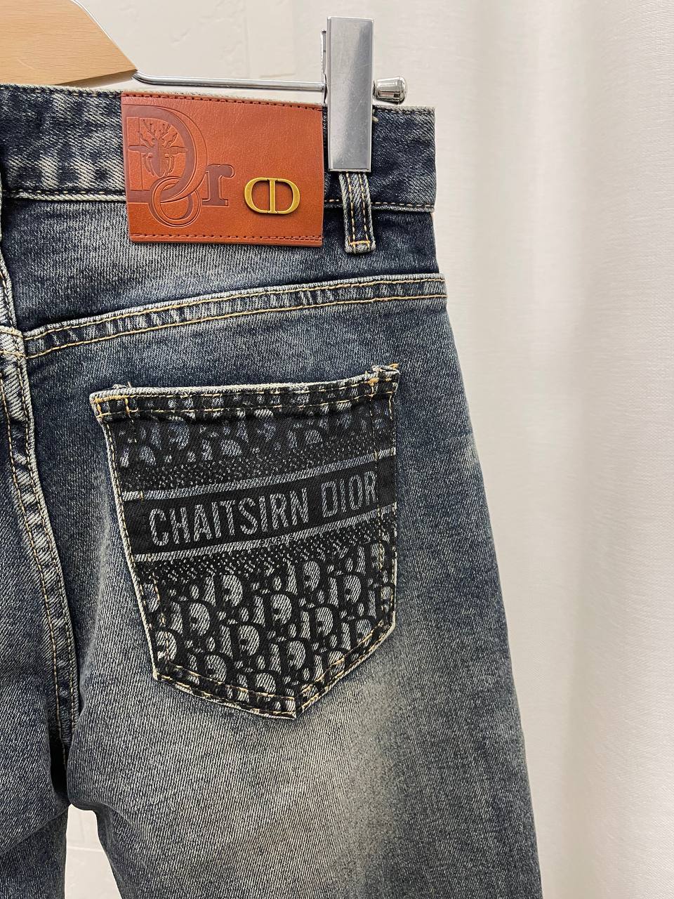 Джинсы стильные Christian Dior BP-45951 Джинсы стильные Christian Dior BP-45951