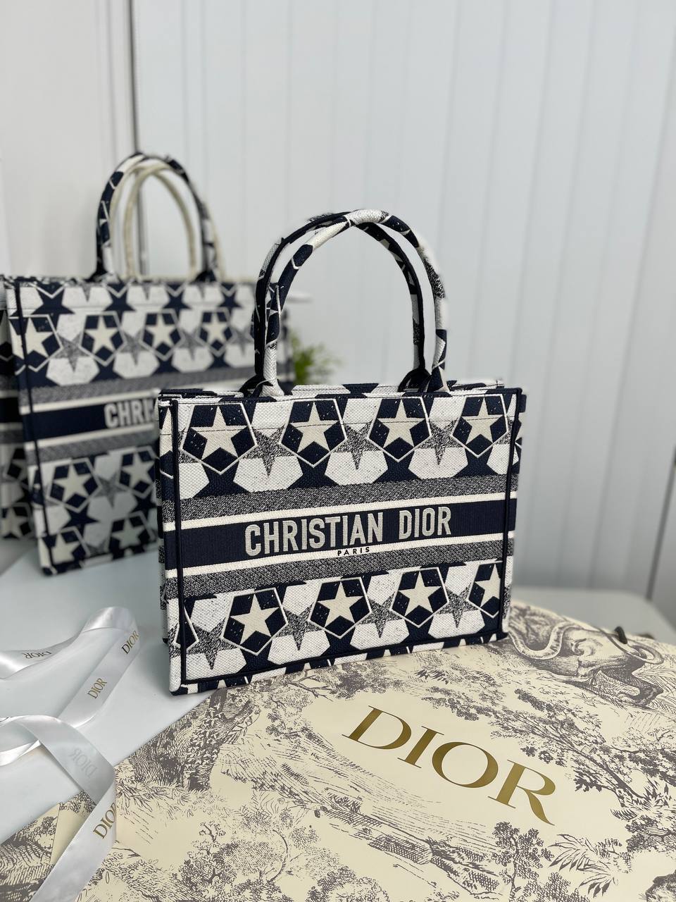 Сумка женская Book Tote Toile de Jouy 36см Christian Dior BP-16472 Сумка женская Book Tote Toile de Jouy 36см Christian Dior BP-16472