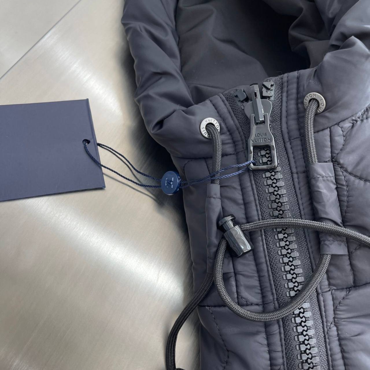 Куртка двусторонняя Louis Vuitton BP-23546 стильная Куртка двусторонняя Louis Vuitton BP-23546 стильная