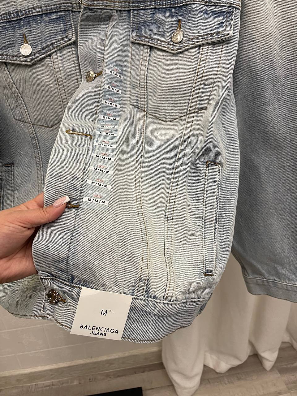 Стильная джинсовая куртка Balenciaga BP-45735 Стильная джинсовая куртка Balenciaga BP-45735