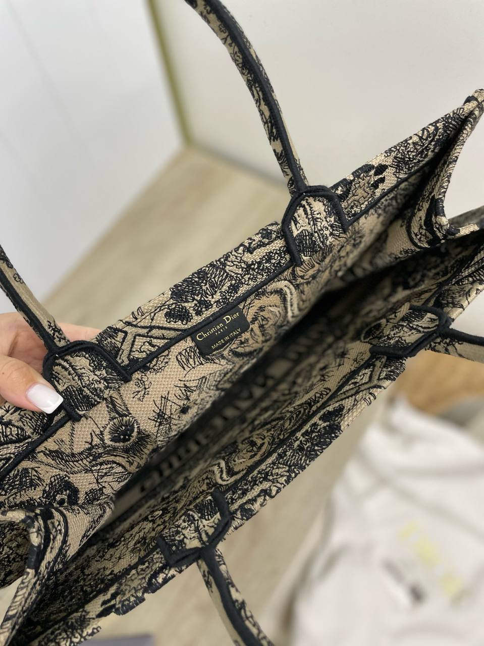 Коллекционная женская сумка Book Tote Toile de Jouy 42 см Christian Dior BP-20113 Коллекционная женская сумка Book Tote Toile de Jouy 42 см Christian Dior BP-20113