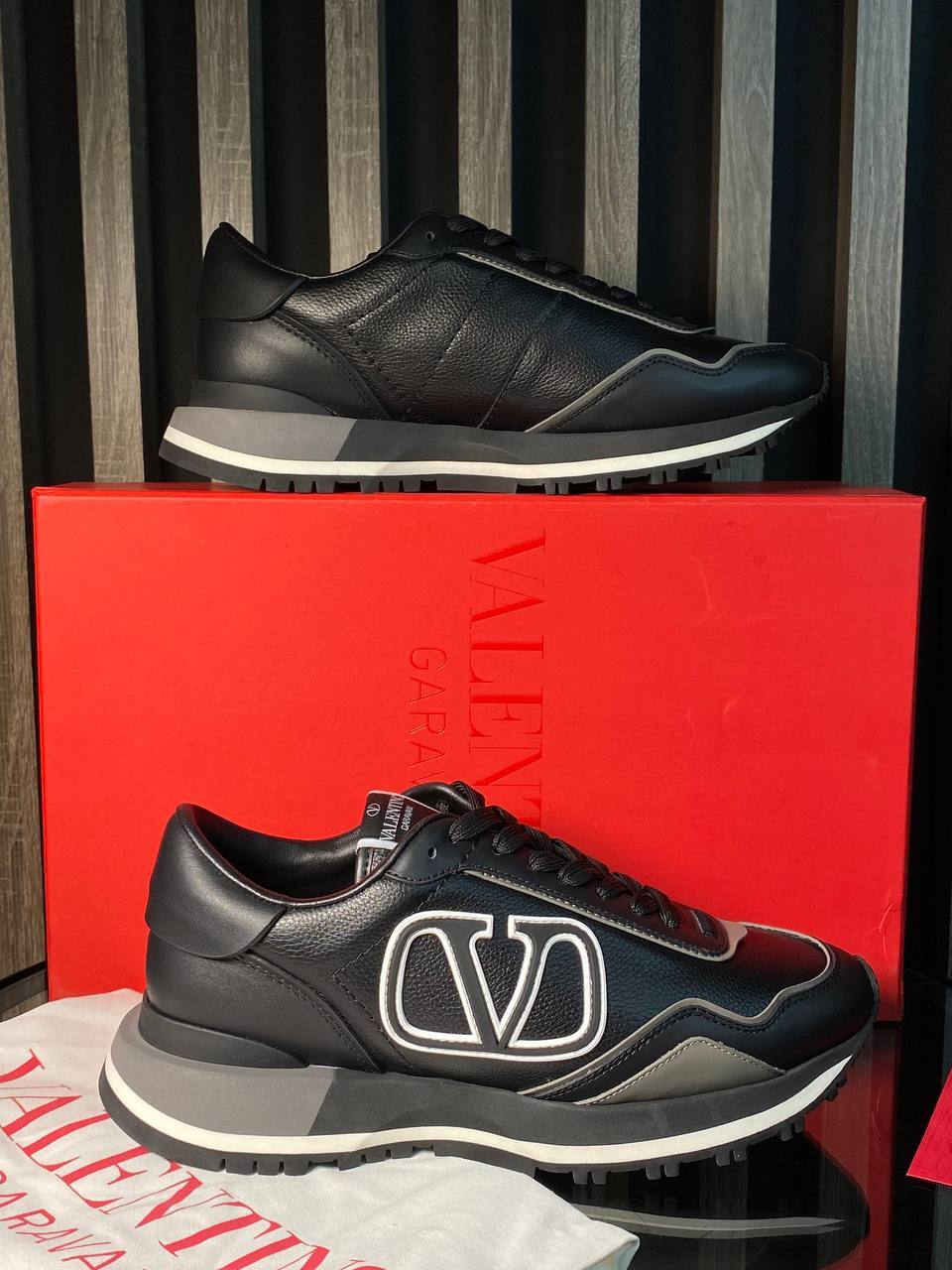 Valentino кожаные кроссовки BP-47117 Valentino кожаные кроссовки BP-47117