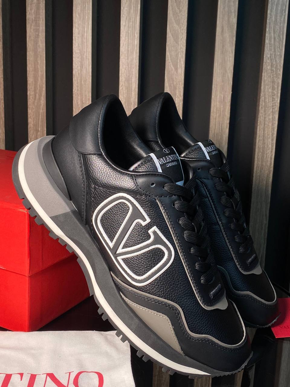 Valentino кожаные кроссовки BP-47117 Valentino кожаные кроссовки BP-47117