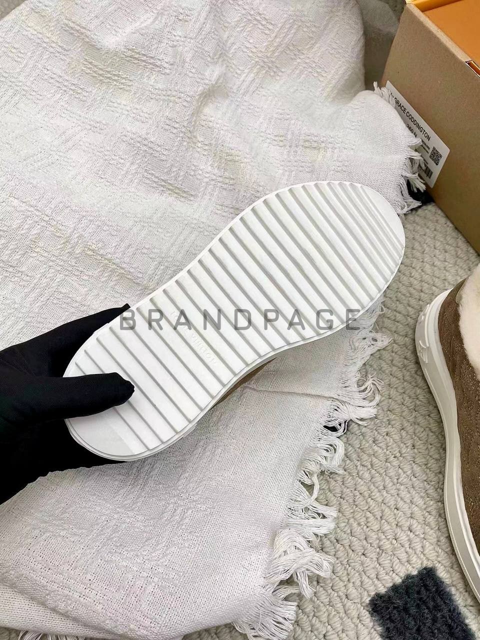 Кроссовки женские меховые Louis Vuitton из меха BPLUX12561 Кроссовки женские меховые Louis Vuitton из меха BPLUX12561