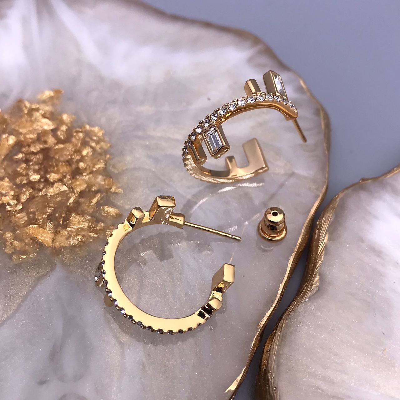 Трендовые серьги Fendi BP-28553 Трендовые серьги Fendi BP-28553