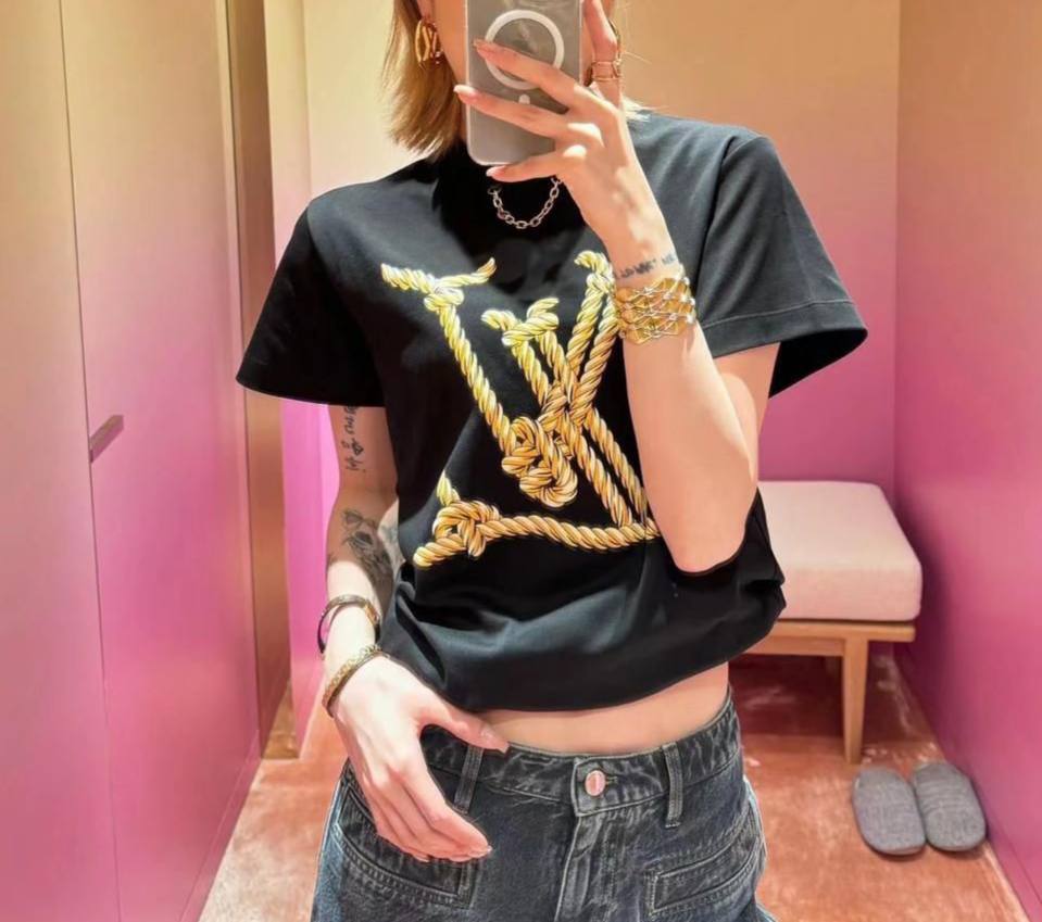 Трендовая футболка Louis Vuitton BP-48859 Трендовая футболка Louis Vuitton BP-48859