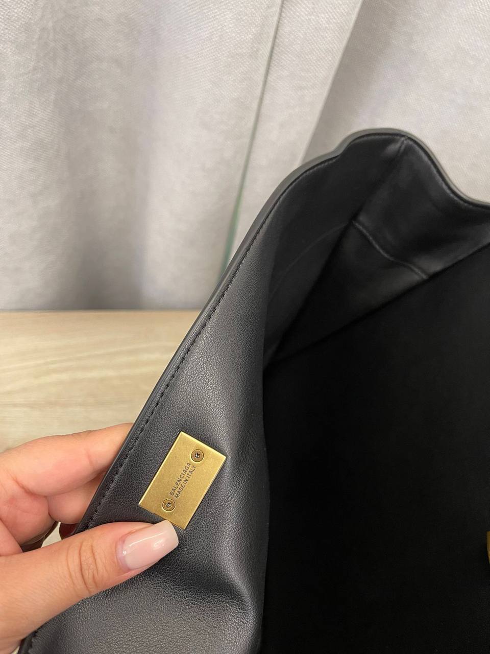 Женская черная сумка Balenciaga BP-50937 трендовая Женская черная сумка Balenciaga BP-50937 трендовая