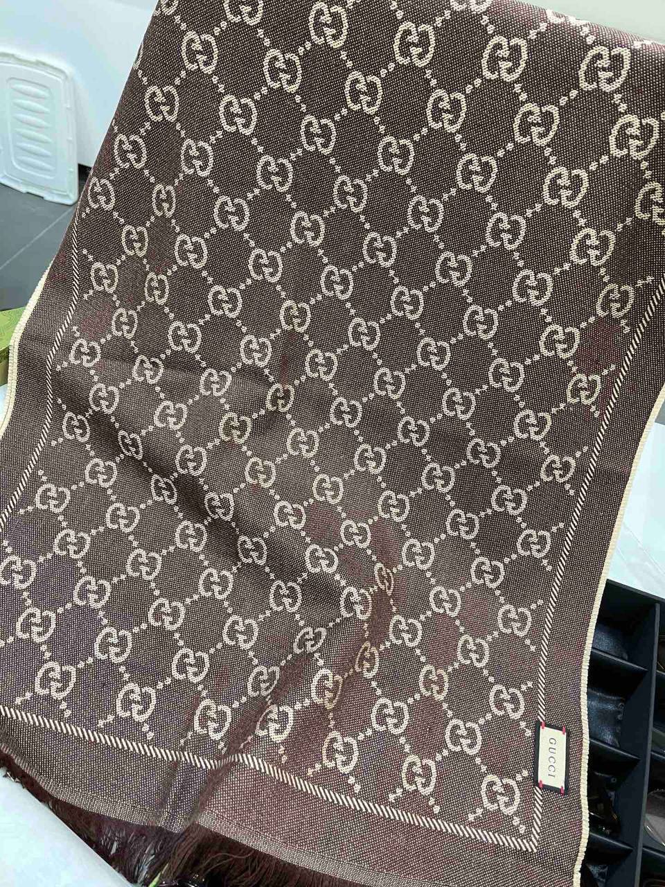 Дизайнерский шарф коричневый Gucci BP-934997 Дизайнерский шарф коричневый Gucci BP-934997