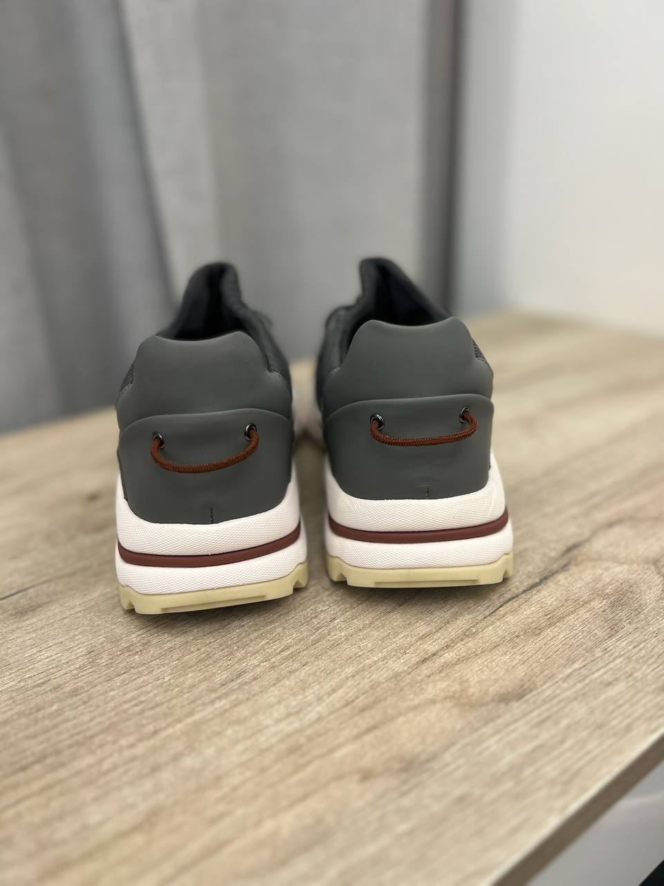 Серые кроссовки премиум Loro Piana BP-46355 Серые кроссовки премиум Loro Piana BP-46355