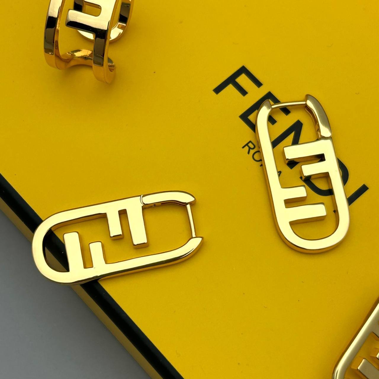 Элитные серьги Fendi BP-52705 Элитные серьги Fendi BP-52705