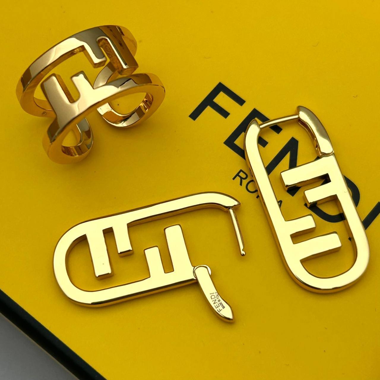 Элитные серьги Fendi BP-52705 Элитные серьги Fendi BP-52705